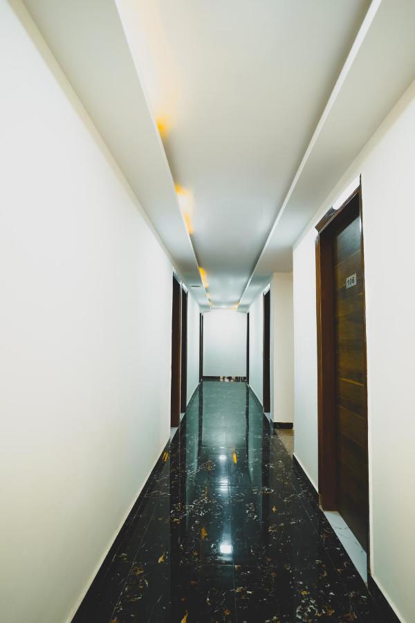 Silver Crown - Dwarka Sector 23 3*