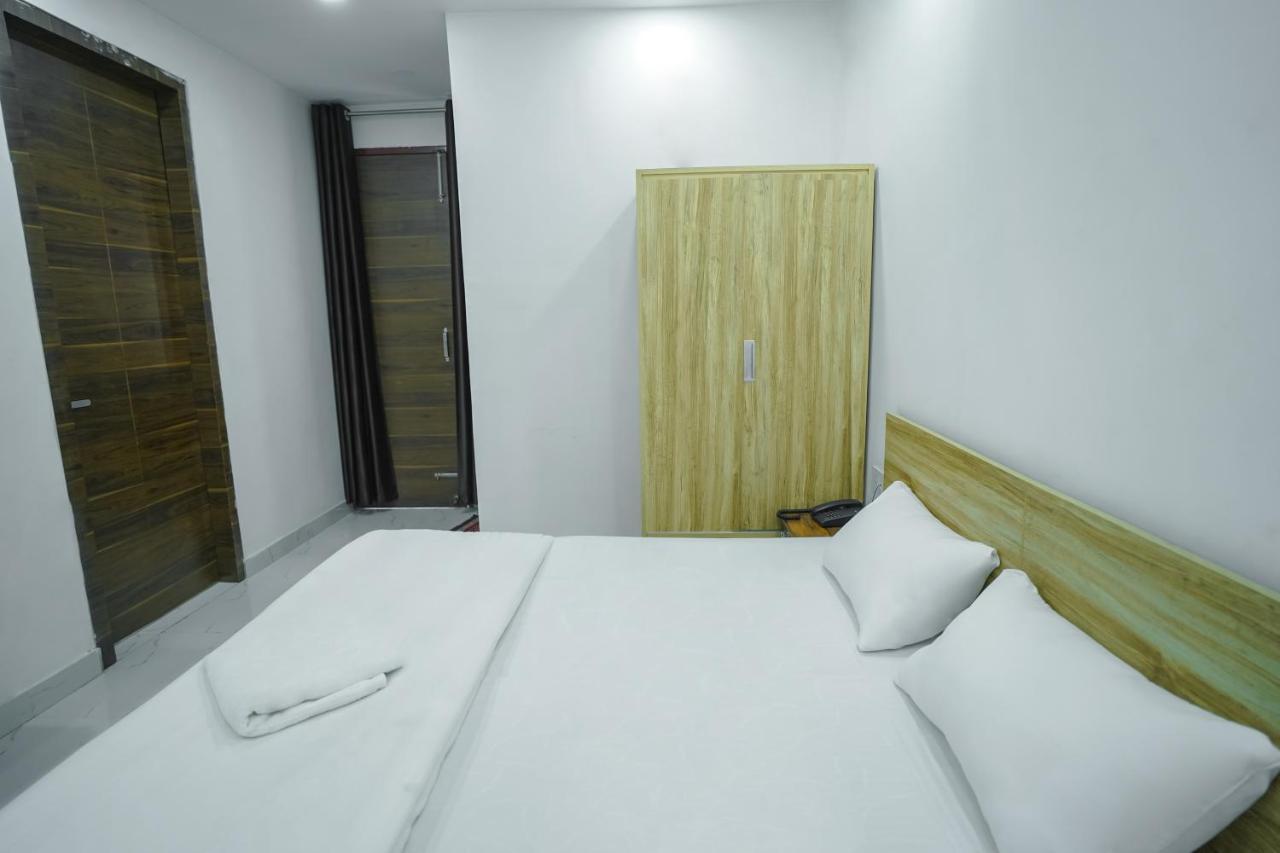 Hotel Silver Crown - Dwarka Sector 23 3*