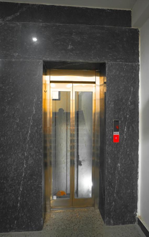 Silver Crown - Dwarka Sector 23 Hotel 3*