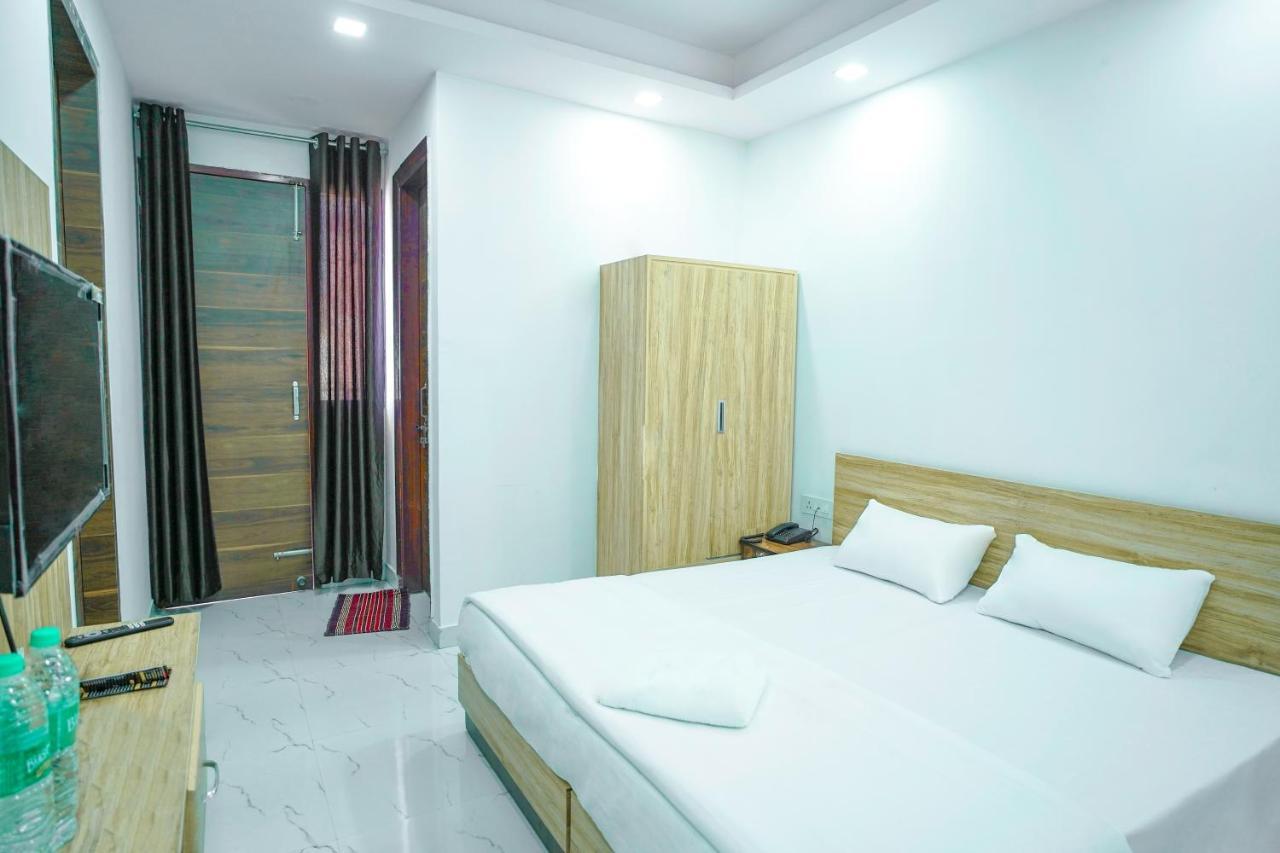 Silver Crown - Dwarka Sector 23 New Delhi